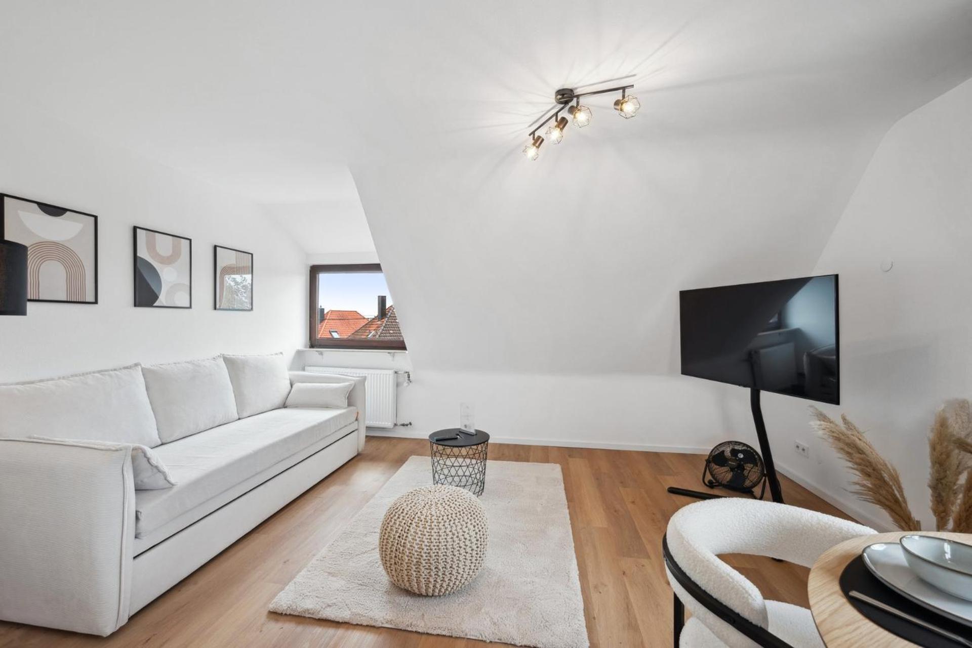 Malu Rooms - Top Lage, Kostenloser Parkplatz, Klima, Netflix, 24H Checkin Ludwigsburg Dış mekan fotoğraf