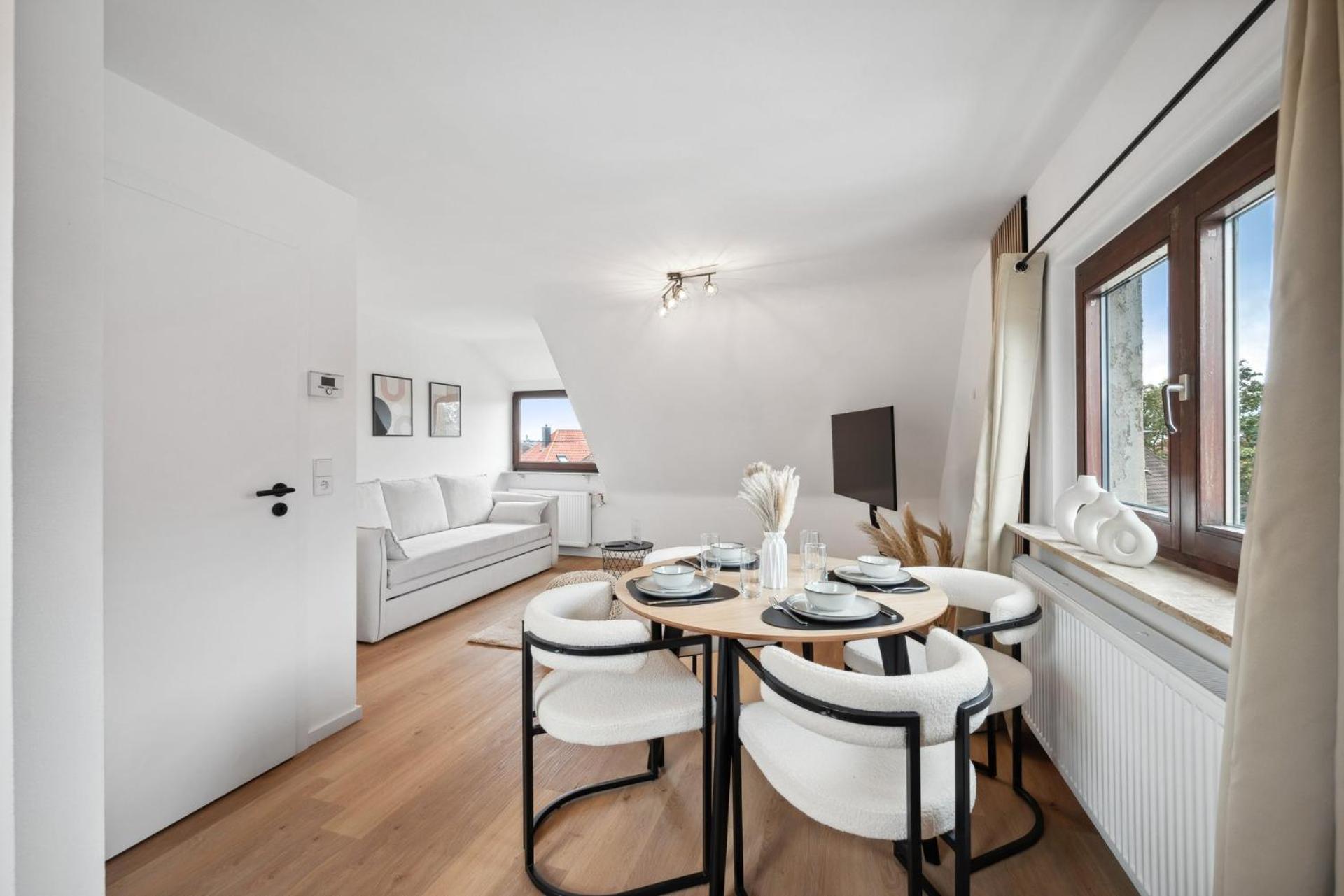 Malu Rooms - Top Lage, Kostenloser Parkplatz, Klima, Netflix, 24H Checkin Ludwigsburg Dış mekan fotoğraf