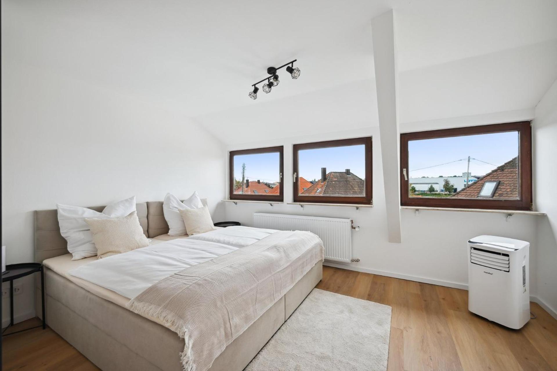 Malu Rooms - Top Lage, Kostenloser Parkplatz, Klima, Netflix, 24H Checkin Ludwigsburg Dış mekan fotoğraf