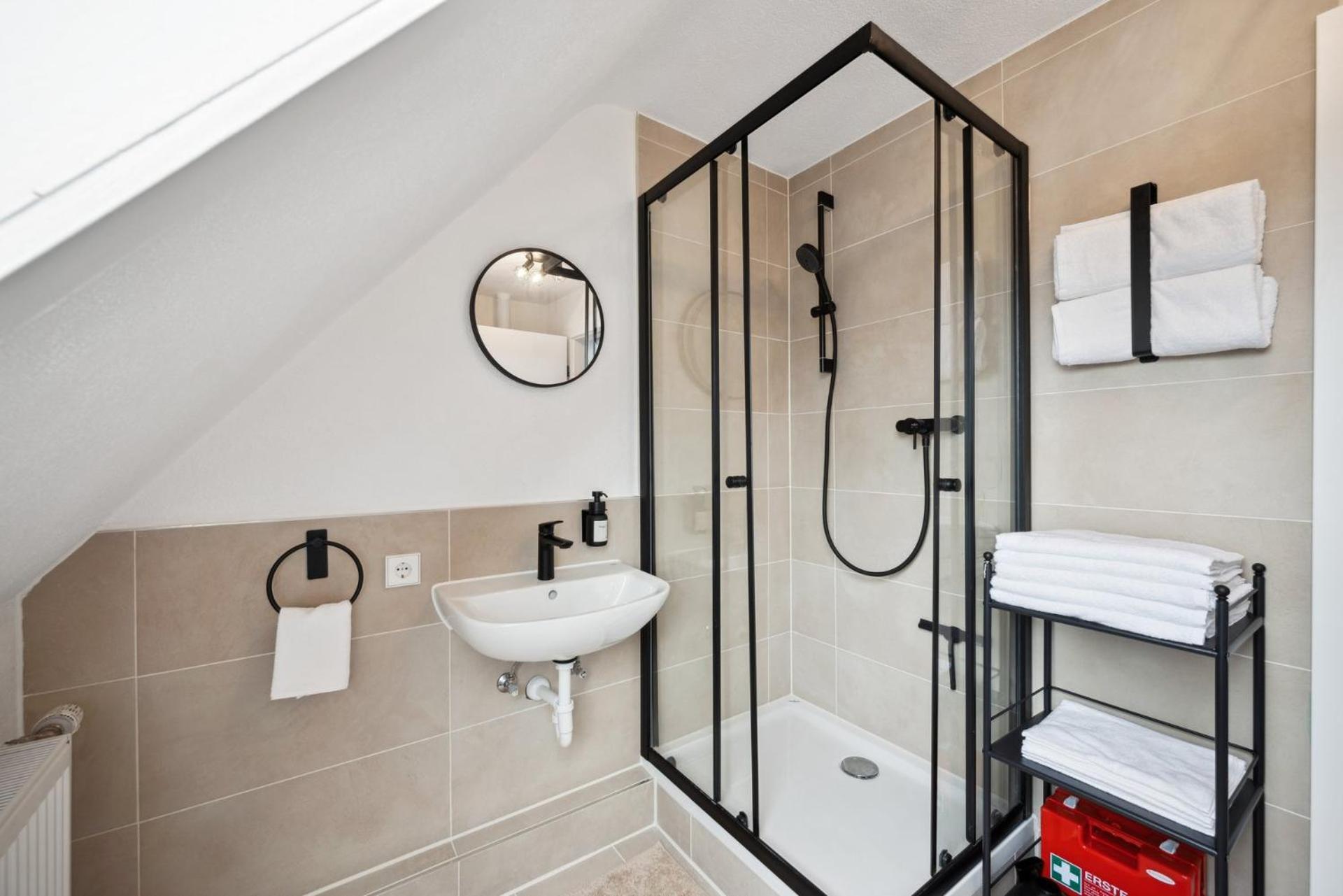 Malu Rooms - Top Lage, Kostenloser Parkplatz, Klima, Netflix, 24H Checkin Ludwigsburg Dış mekan fotoğraf